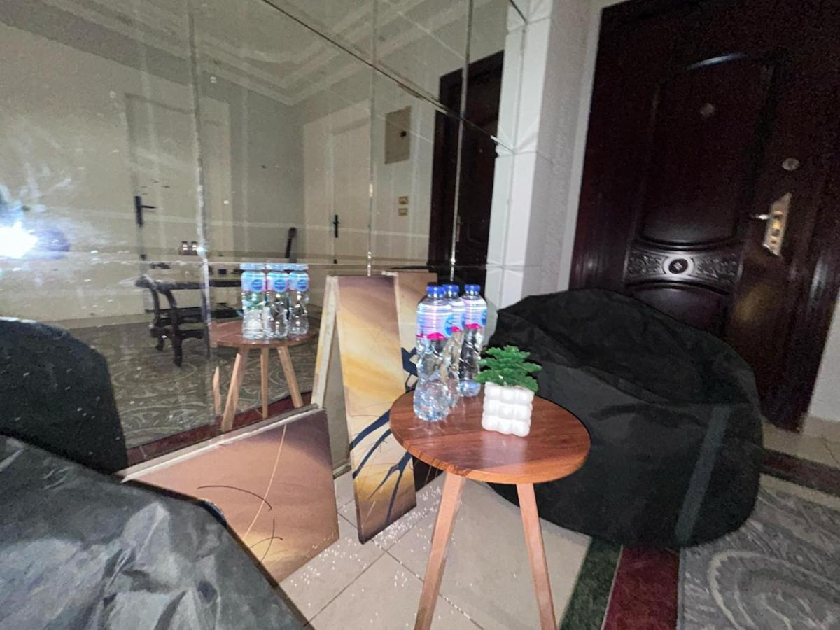 Unique Near To Airport, Nasr Homestay
