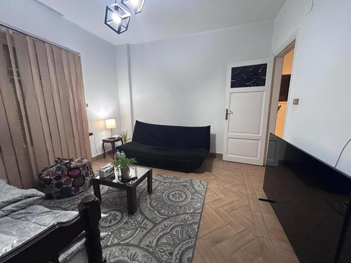 Unique Near To Airport, Nasr Homestay *