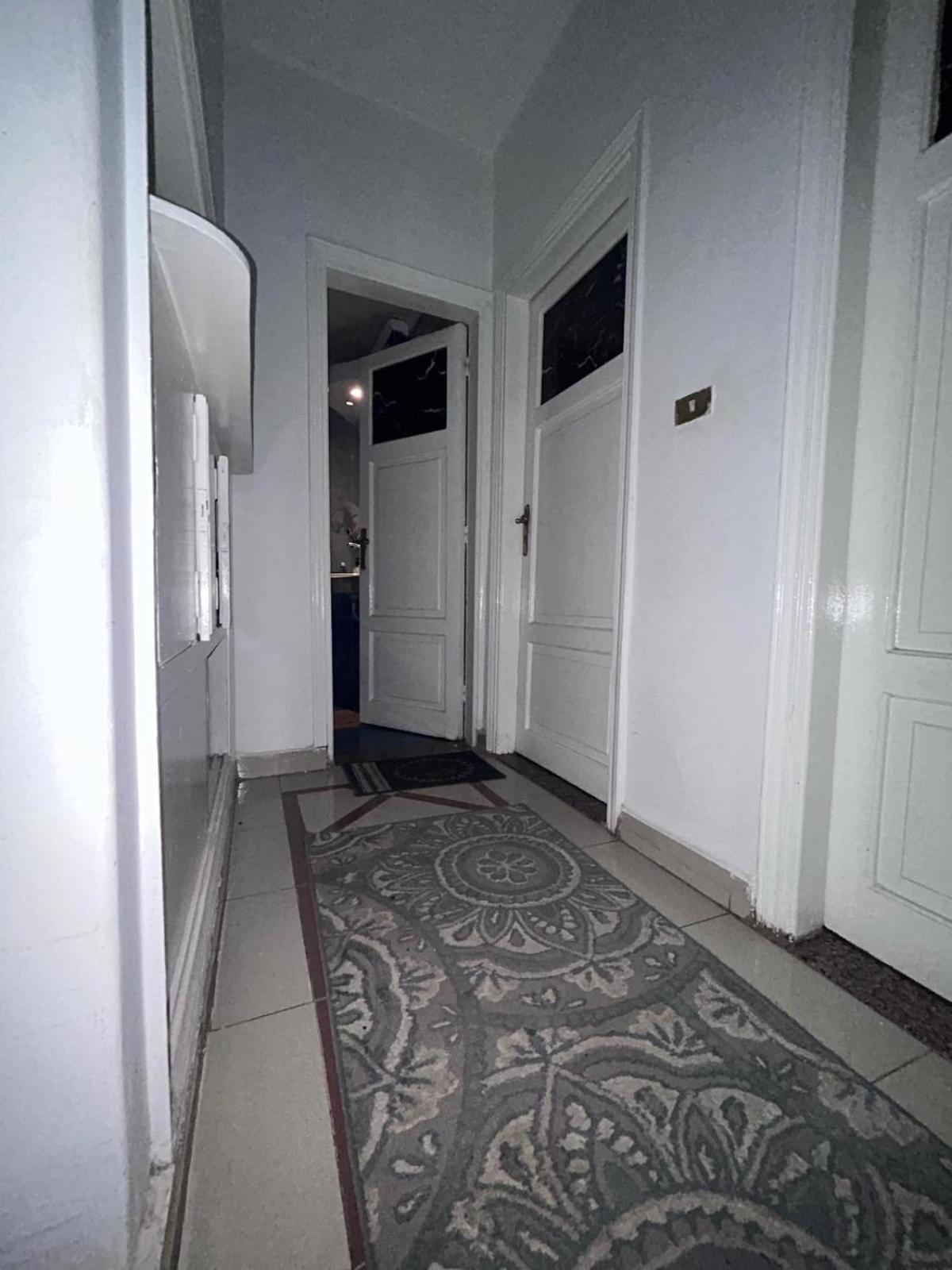 Homestay Unique Near To Airport, Nasr